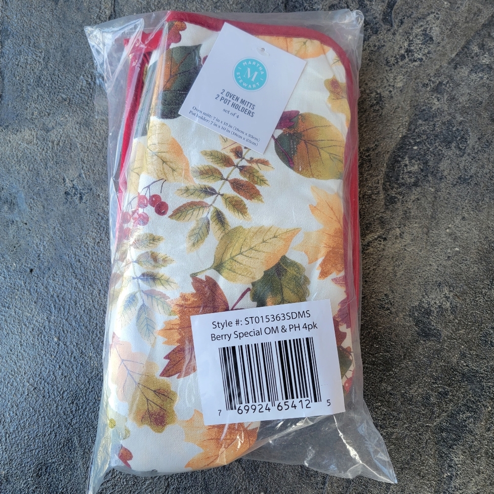 Martha Stewart NWT Berry Special Oven Mitts and Pot Holders Set